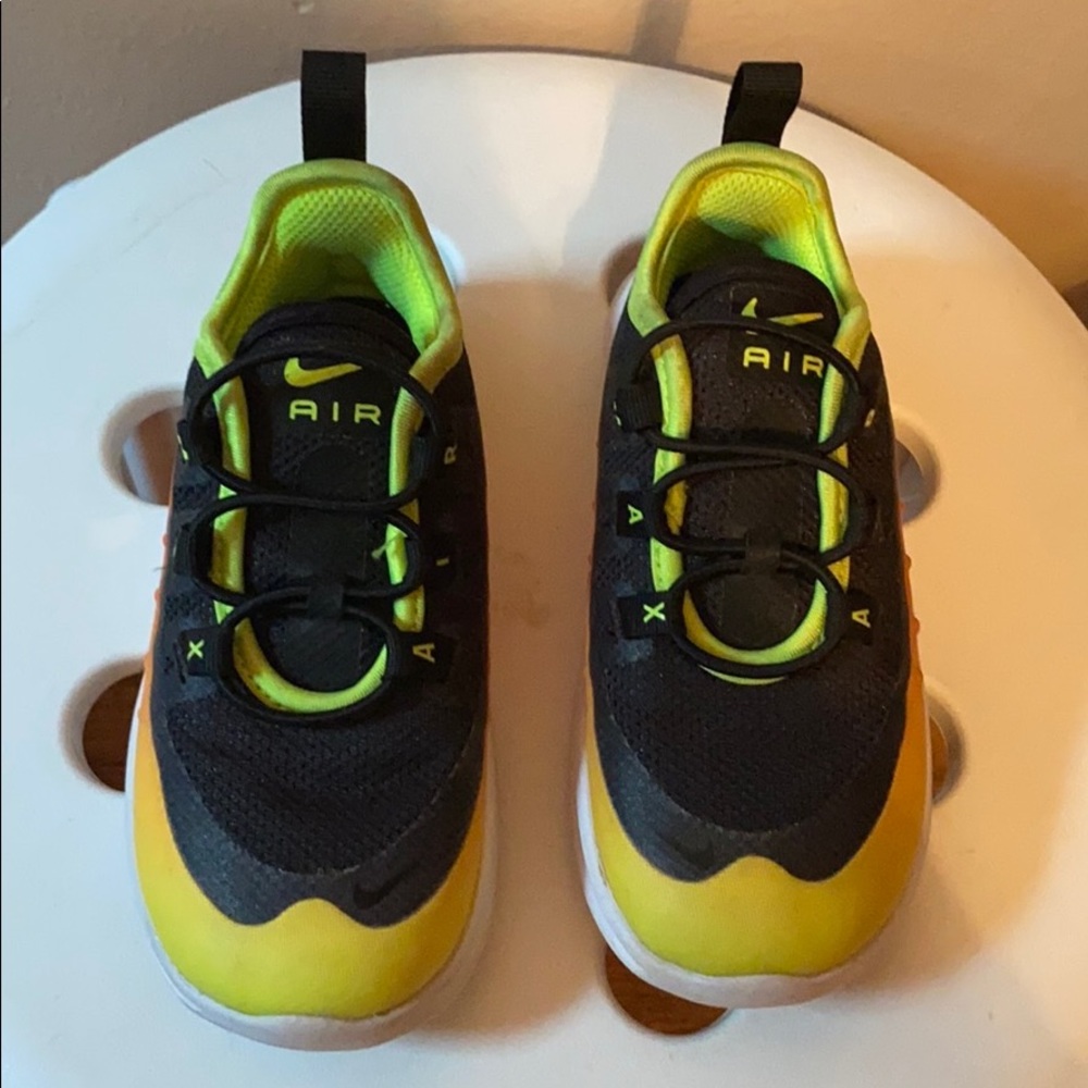 Nike Air Max Axis